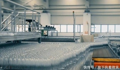 沙漠中的玻璃廠,設備24小時運轉一旦停止就報廢,網友:停電咋辦